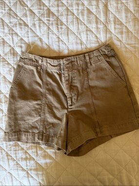 Universal Thread  khaki Chino Shorts Size 4
